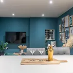 Spring Mount Huge Luxury Full Apartment- Centre-two Extremely Comfy Kingsize Bedrooms-fully Equipped Modern Kitchen-cosy Living With Huge Tv