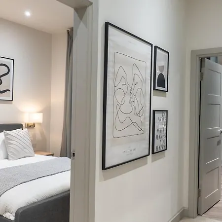 Apartment Spring Mount Huge Luxury Full Apartment- Centre-two Extremely Comfy Kingsize Bedrooms-fully Equipped Modern Kitchen-cosy Living With Huge Tv Harrogate