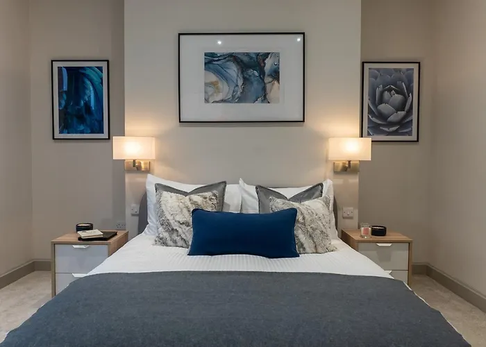 Daire Spring Mount Huge Luxury Full Apartment- Centre-two Extremely Comfy Kingsize Bedrooms-fully Equipped Modern Kitchen-cosy Living With Huge Tv